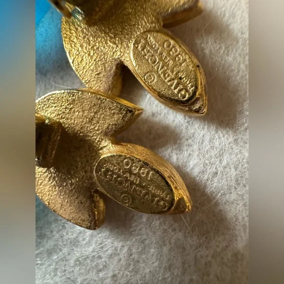 Vintage Givenchy clip ons earrings  preowned very rare - Picture 3 of 13